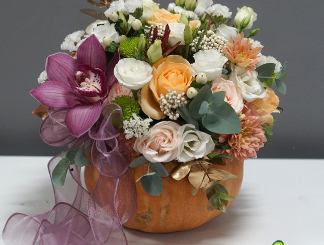 Composition in a Pumpkin, 'Princess Bouquet' photo